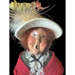 Byers Choice‎ Caroler Cries of London 1993 Woman Bonnet Red Hair Shawl 14" Ht